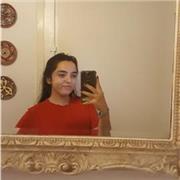 Chica joven y estudiante busca trabajo de profesora de niños a cualquier nivel (primaria o Eso) de asignaturas como: Catalán, castellano, inglés, Medi, ayuda con los deberes y repaso. Muy activa y simpática, cariñosa y se me dan bien los niños. Por la zon